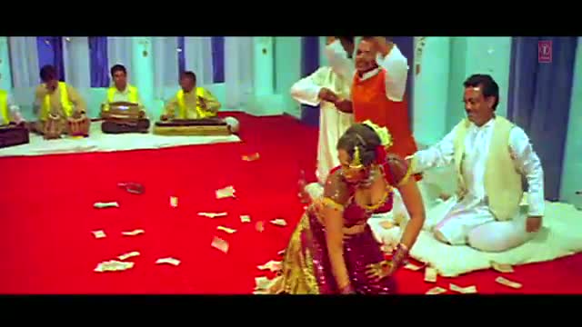 Watch Pee Ke Dekh Ha Mahuaa | Maiya Rakhiha Senurwa Aabad | Bhojpuri Hot Item Dance Video Video