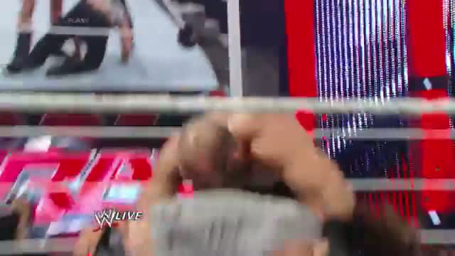 Watch Dean Ambrose vs. Cesaro: WWE Raw, July 21, 2014 Video