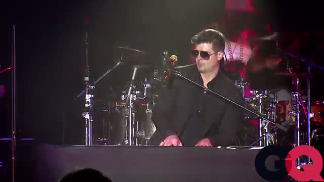 Watch Robin Thicke and Paula Patton Selling Their Marital Home Amid Split Video