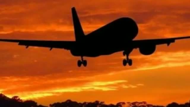 Watch Air Algerie Plane Crashes In Niger River With 110 Passengers & Six Crew Members Video