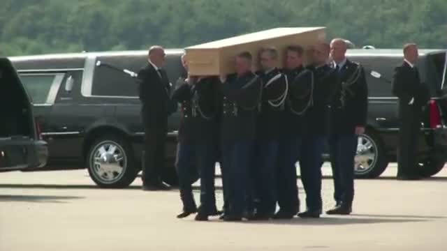 Watch Planes With MH17 Victims Land in Eindhoven Video