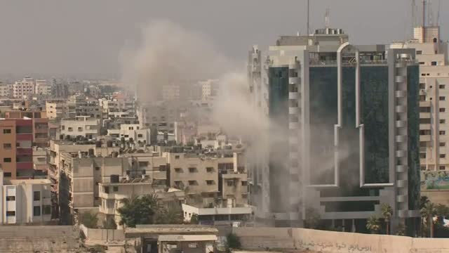 Watch Israel Bombards Gaza, Searches for Soldier Video