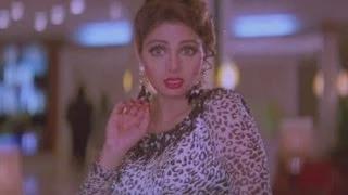 Watch Sridevi manages to outwit two wealthy men - Roop Ki Rani Choron Ka Raja Video