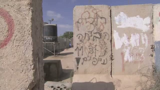 Watch Israeli Troops Pull Back From Gaza Border Video
