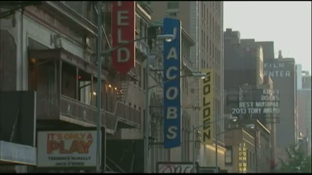 Watch Broadway Dims Lights for Robin Williams Video