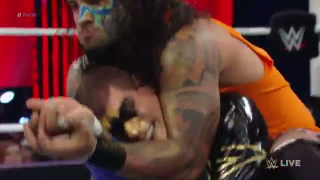 Watch The Usos vs. Goldust & Stardust: WWE Raw, Aug. 18, 2014 Video