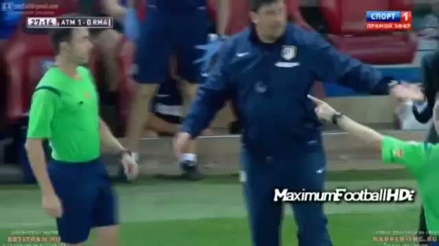 Watch Atletico Madrid vs Real Madrid Diego Simeone Slap vs Referee Video