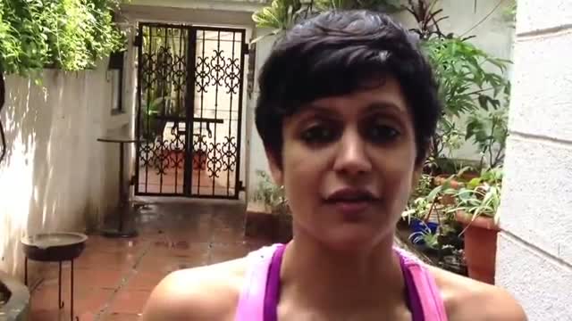 Watch Bollywood Star Mandira Bedi ALS Ice Bucket Challenge - "Ice Bucket Challenge" Video