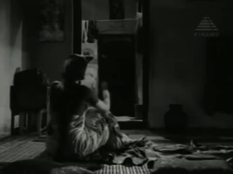 Watch Moondru Mudichu - 1/12 - Rajnikanth, Sridevi, Kamal Haasan - Super Hit Romantic Movie Video