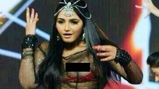 Watch South sensation Ragini Dwivedi's SHOCKING WARDROBE MALFUNCTION Video