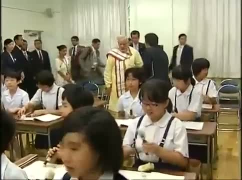 Watch PM Narendra Modi with students of Taimei Elementary School, Tokyo Video