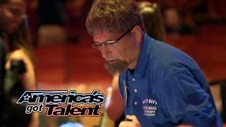 Watch Howie Mandel Pranks the Audience At Radio City Music Hall - AmericaÃ¢â‚¬â„¢s Got Talent 2014 Video