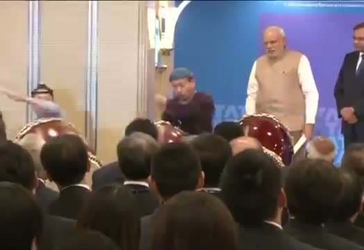 Watch PM Narendra Modi matching beats with Japanese ceremonial drummer Video