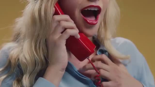 Watch La Roux - Kiss And Not Tell Video