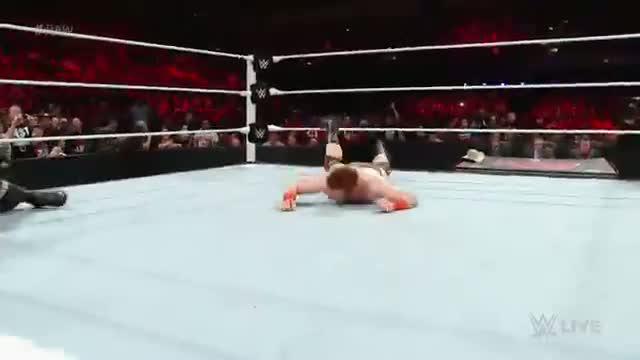 Watch Sheamus vs. Seth Rollins: WWE Raw, Sept. 8, 2014 Video
