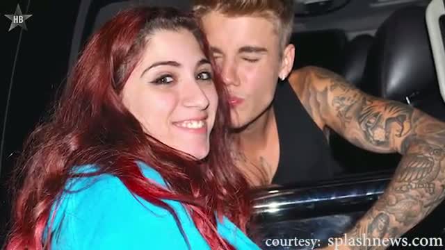 Watch Justin Bieber Kissing Fans After Stripping Down On Stage In 'Fashion Rocks' Video