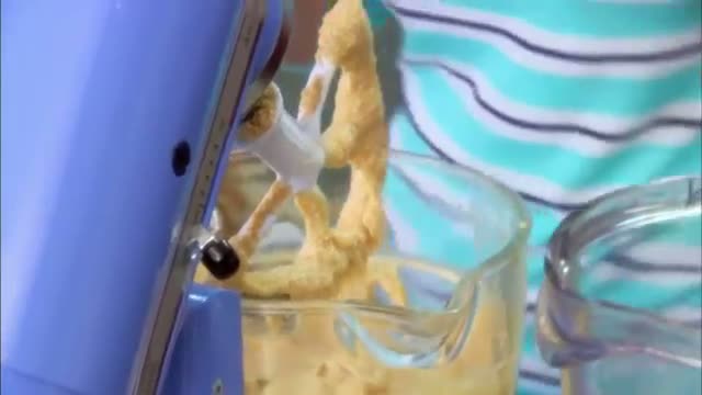 Watch Trisha Yearwood Still Eats Healthy on Tour Video