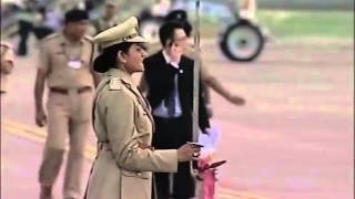Watch Chinese President Xi Jinping arrives at Ahmedabad Airport Video