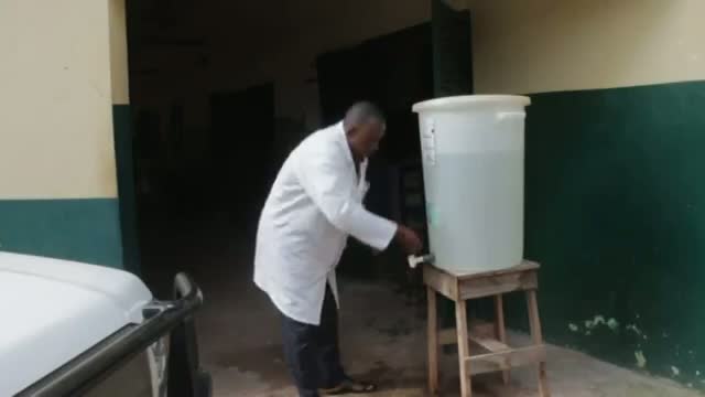 Watch Obama Orders Military Response to Ebola Video