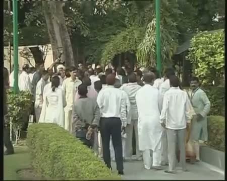 Watch PM NARENDRA MODI VISITS VALMIKI BASTI Video