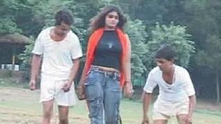 Watch Tora Chhatiya Laga Ke Full Song - Manoj Dehati, Satish Surya | Bhojpuri Hot Video Song Video