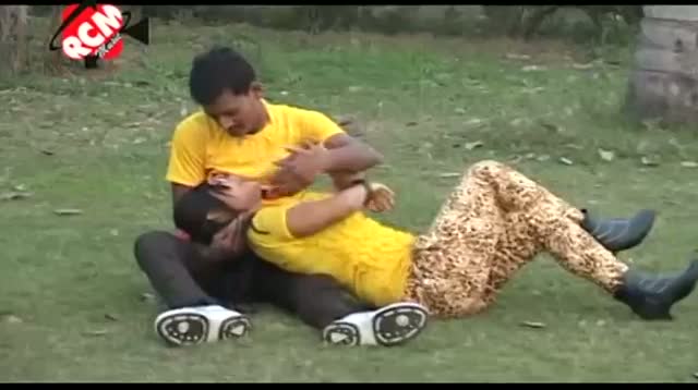 Watch Dil Le Gail Ham Pagal Wani Tab Se - Bhojpuri Hot Video Song | Lalan Pandit Video