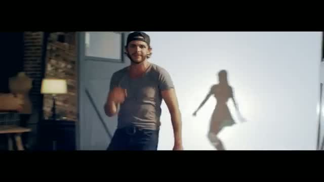 Watch Thomas Rhett - Make Me Wanna Video