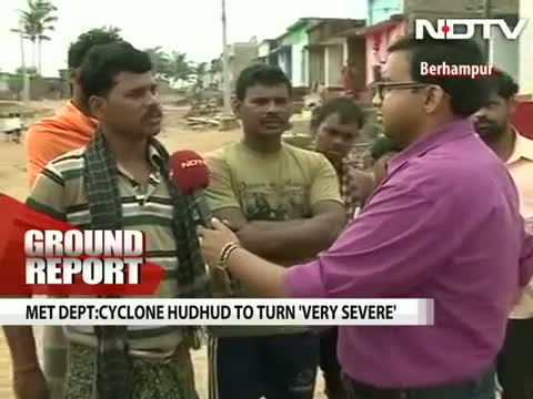 Watch Cyclone Hudhud will intensify in the next few hours Video