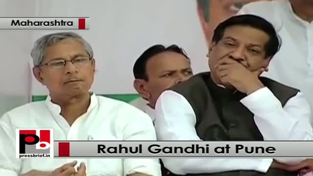 Watch Rahul Gandhi strikes chord with voters in Pune, Maharashtra, takes on Modi govt Video