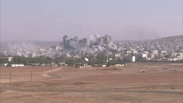 Watch US Airstrikes Hit Syrian Border Town Video
