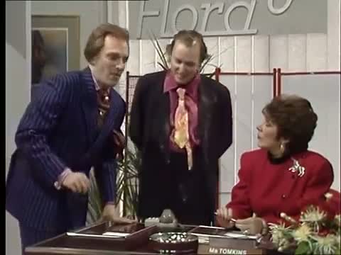 Watch Filthy, Rich and Catflap - Tribute to Lynda Bellingham Video