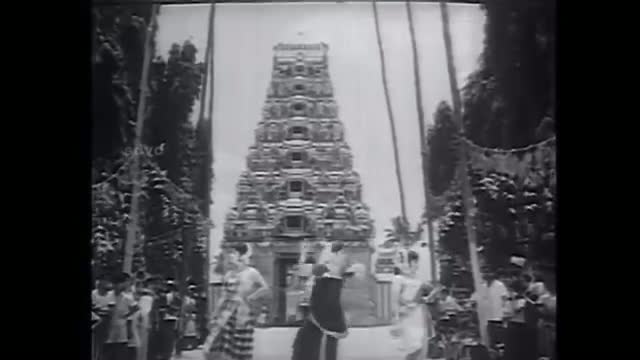 Watch Thavi Vanden - Jayachitra, Sivakumar, Vijayakumar - Ponnukku Thanga Manasu - Tamil Classic Song Video