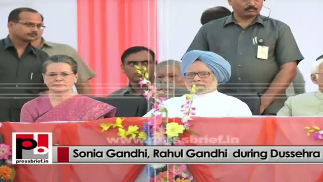 Watch Congress President Sonia Gandhi and Rahul Gandhi visit flood-hit J&K Video
