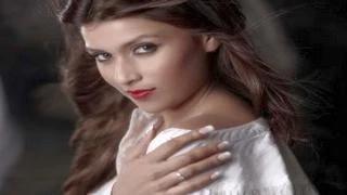 Watch Priyanka Chopra's cousin Mannara makes Bollywood DEBUT Video