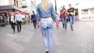 Watch Girl Walks Around New York With No Pants HD Full Video Video