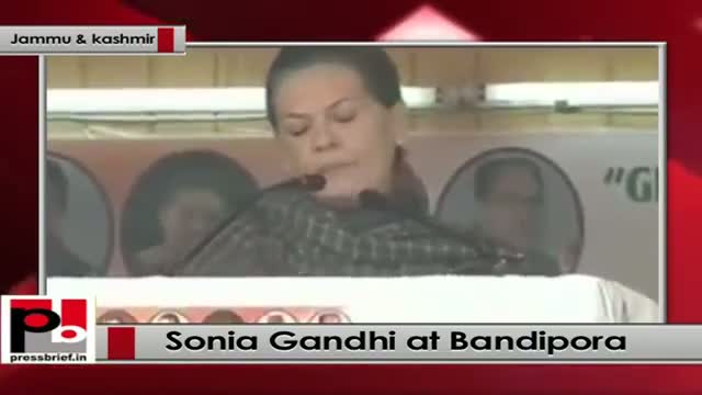 Watch Sonia Gandhi addresses rally at Bandipora, urges voters to keep communal forces out of J&K Video