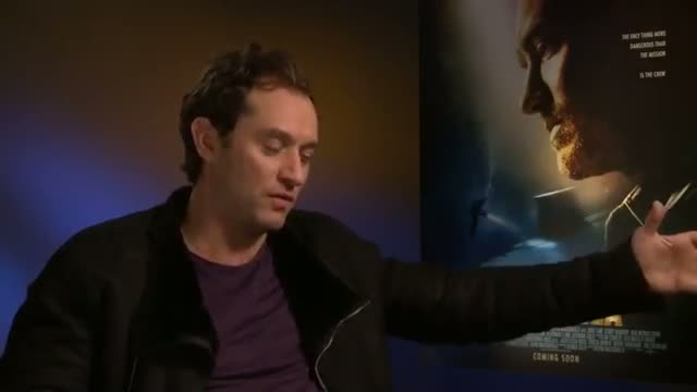Watch Jude Law Pays Tribute to Mike Nichols Video