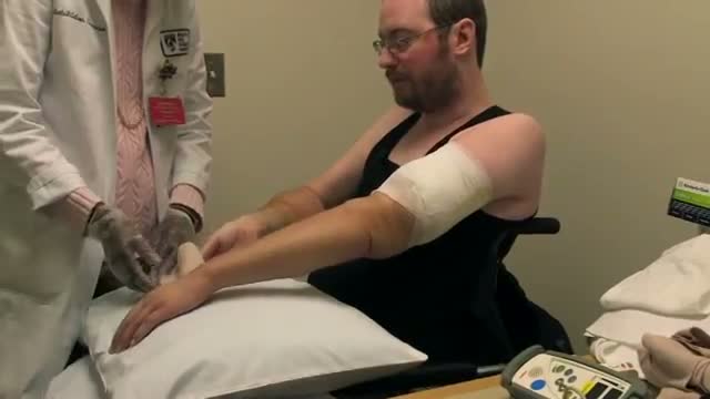 Watch Recipient of Double Arm Transplant Happy to Hug Video