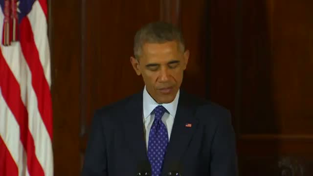 Watch Obama Defends Legal Authority to Pardon Turkeys Video