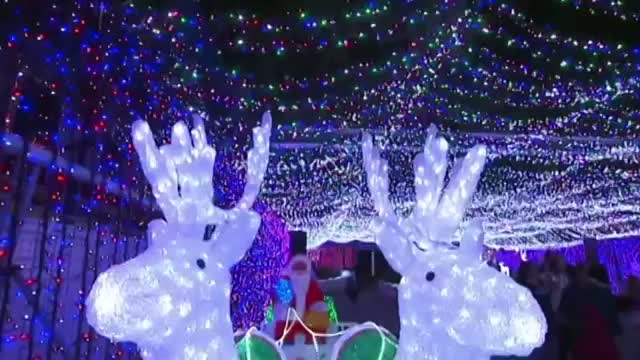 Watch New Record: 1.2 Million Christmas Lights Video