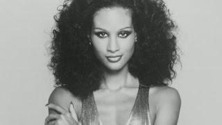 Watch Model Beverly Johnson says comedian Bill Cosby drugged her video Video