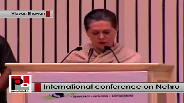 Watch Sonia Gandhi recalls Pt NehruÃ¢â‚¬â„¢s contribution in strengthening secularism Video