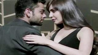 Watch Anushka Sharma & Virat Kohli in LIVE IN RELATIONSHIP! Video