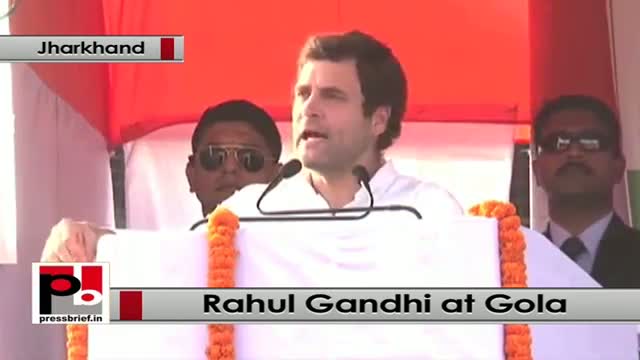 Watch Jharkhand polls: Rahul Gandhi takes a dig at ModiÃ¢â‚¬â„¢s Clean India campaign Video