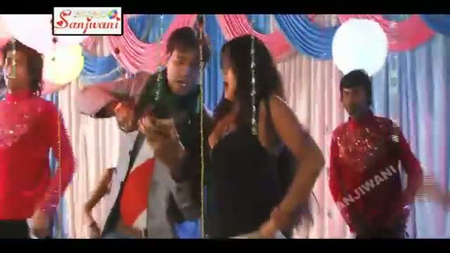 Watch La Hai Danta Hilaw Adha Ghanta - New Bhojpuri Hot Video Song | Guddu Rangila, Punam Panday Video