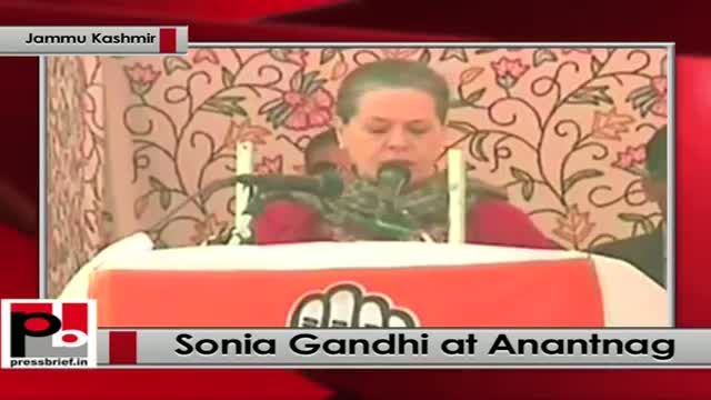 Watch J&K polls - At Anantnag, Sonia Gandhi lashes out at Modi for making false promises Video
