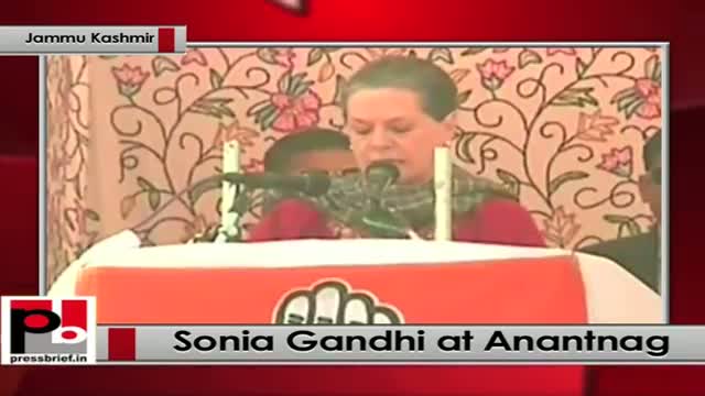 Watch J&K polls: At Anantnag, Sonia Gandhi appeals people to support Congress; lashes out at Modi Video