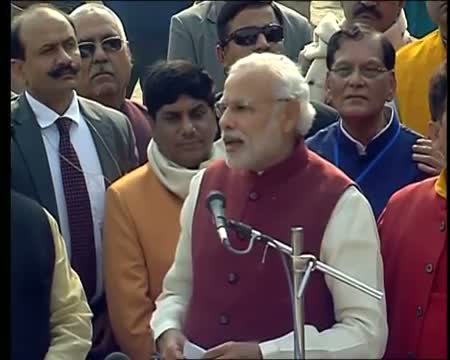 Watch PM NARENDRA MODI REVIEWS SWACHHATA ABHIYAN AT ASSI GHAT Video