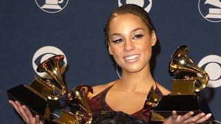 Watch See ALICIA KEYS' Special Christmas Present Video Video