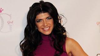 Watch TERESA GIUDICE is Officially Behind Bars Video